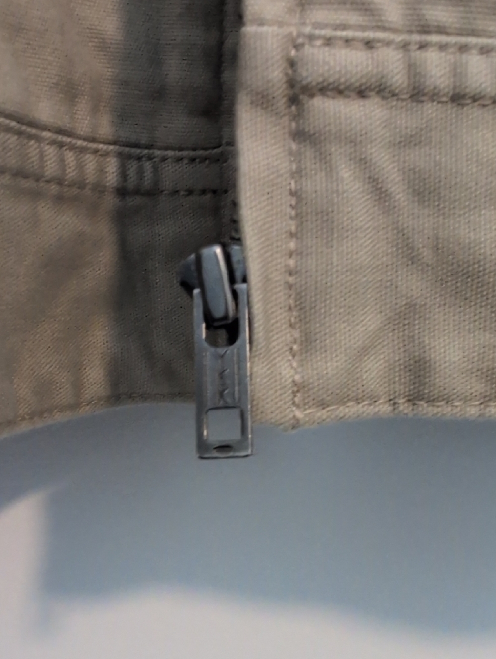 Uniqlo Men's Khaki Lightweight Zip Shirt Jacket - Picture 4 of 4